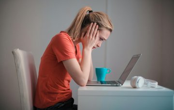 Cyberbullying: consequências legais e impactos sociais