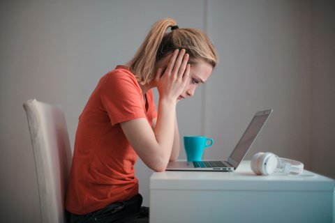 Cyberbullying: consequências legais e impactos sociais